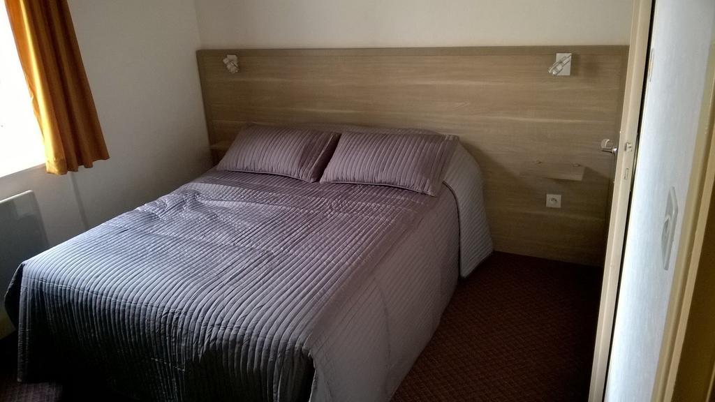 Hotel Des Voyageurs Vorey Стая снимка
