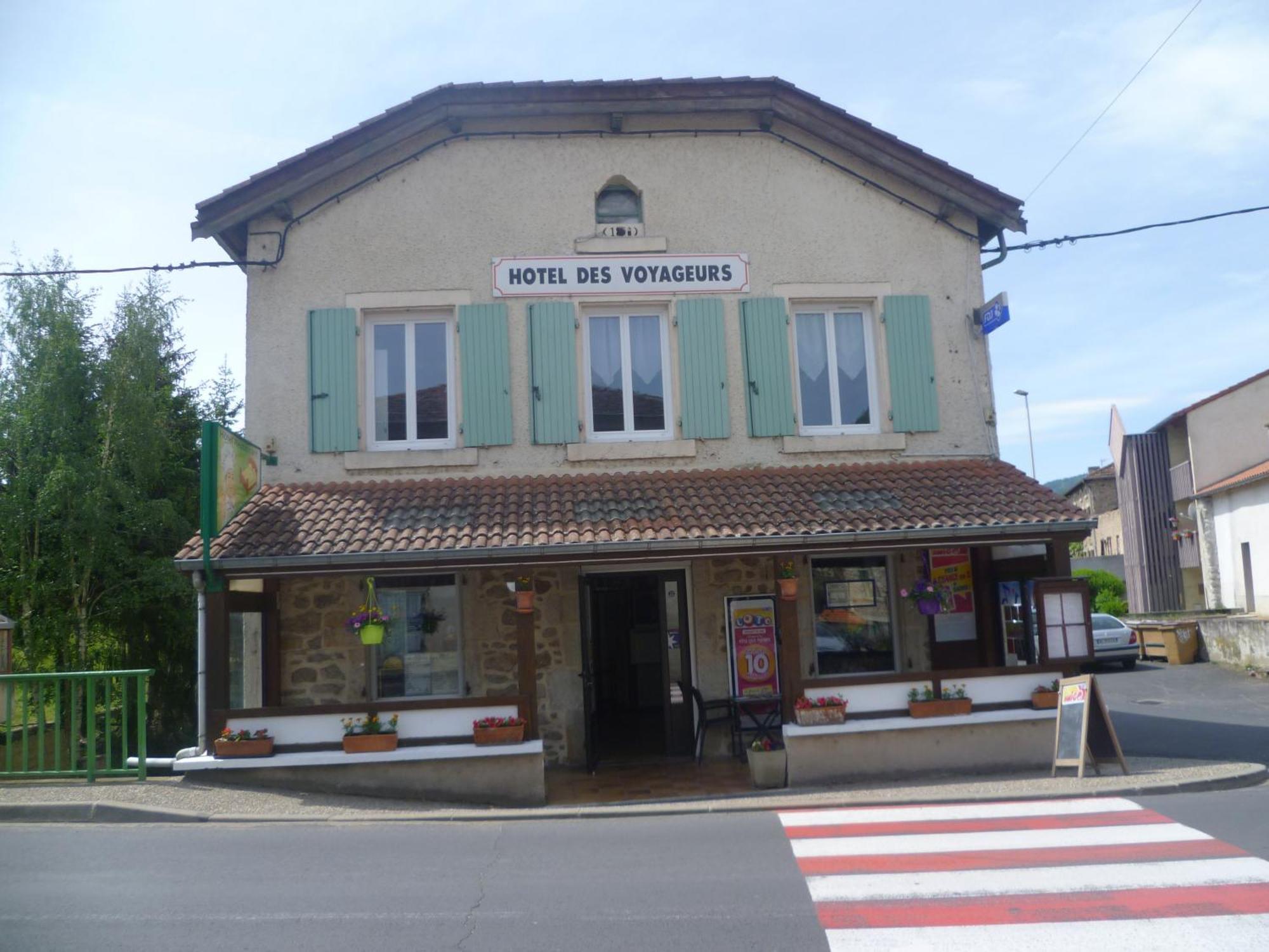 Hotel Des Voyageurs Vorey Екстериор снимка